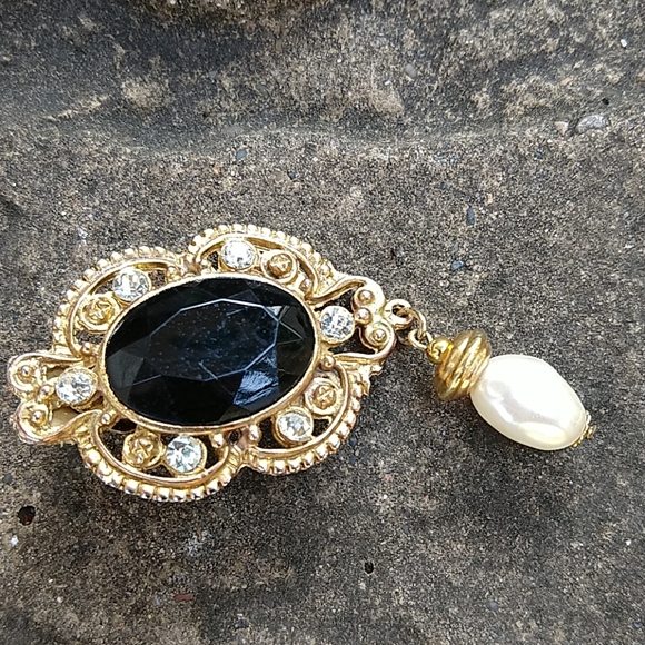 Vintage doorknocker clip on earrings - Picture 2 of 8